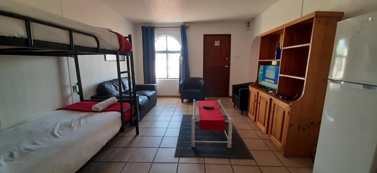 Oom Piet Accommodation Gansbaai Esterno foto