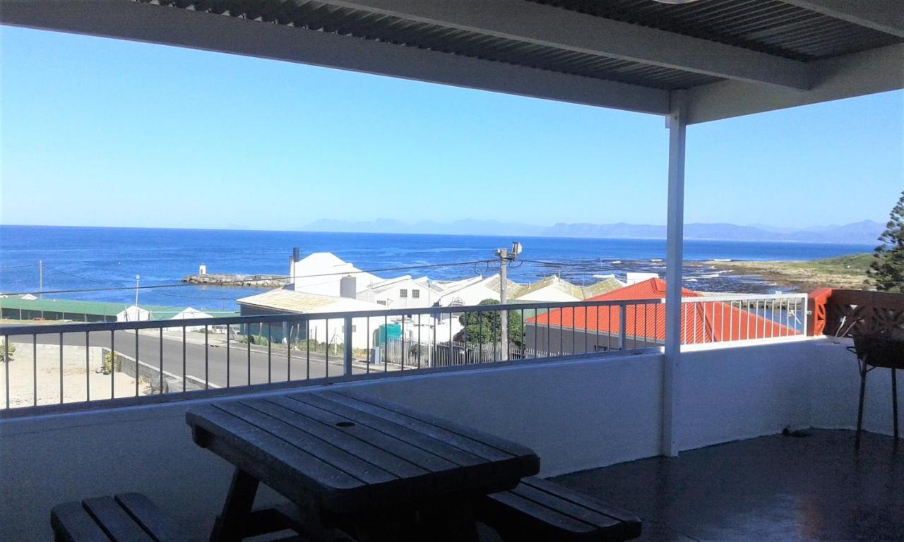 Oom Piet Accommodation Gansbaai Esterno foto