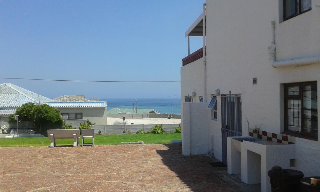 Oom Piet Accommodation Gansbaai Esterno foto